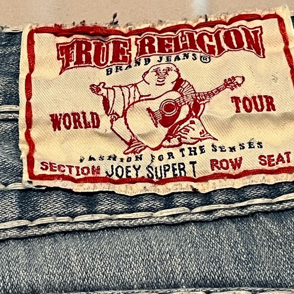 True Religion Blue Jeans with Horseshoe Stitching - Picture 3 of 13